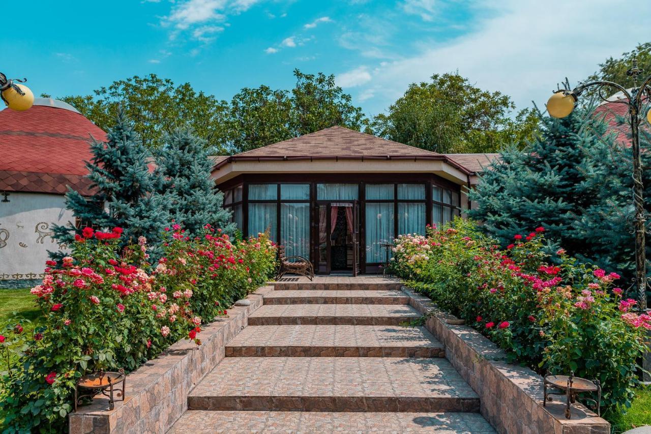 Gоlden Dragon Villa Hotel Bischkek Exterior foto