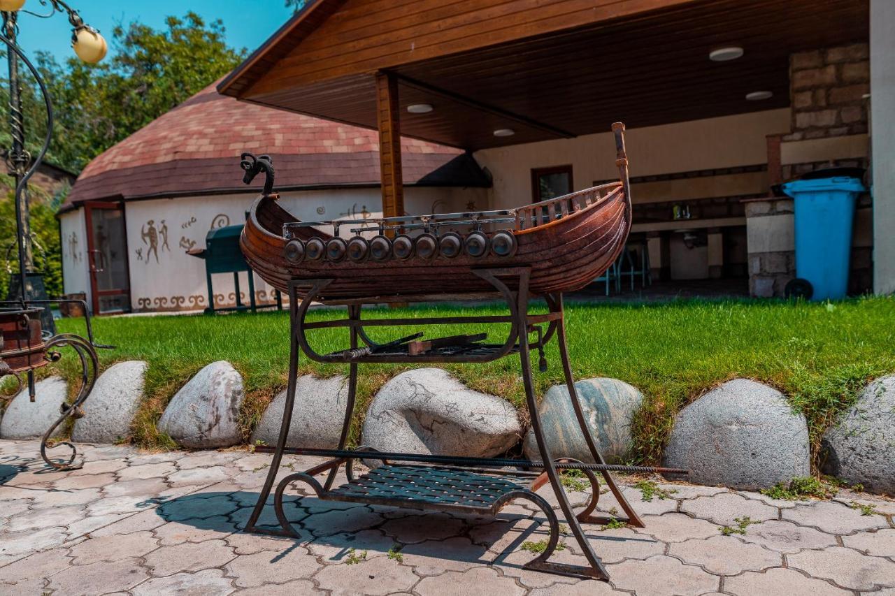 Gоlden Dragon Villa Hotel Bischkek Exterior foto