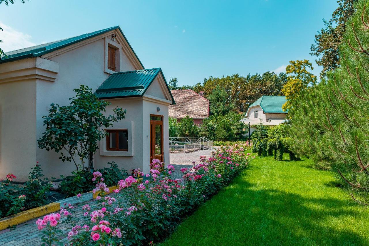Gоlden Dragon Villa Hotel Bischkek Exterior foto